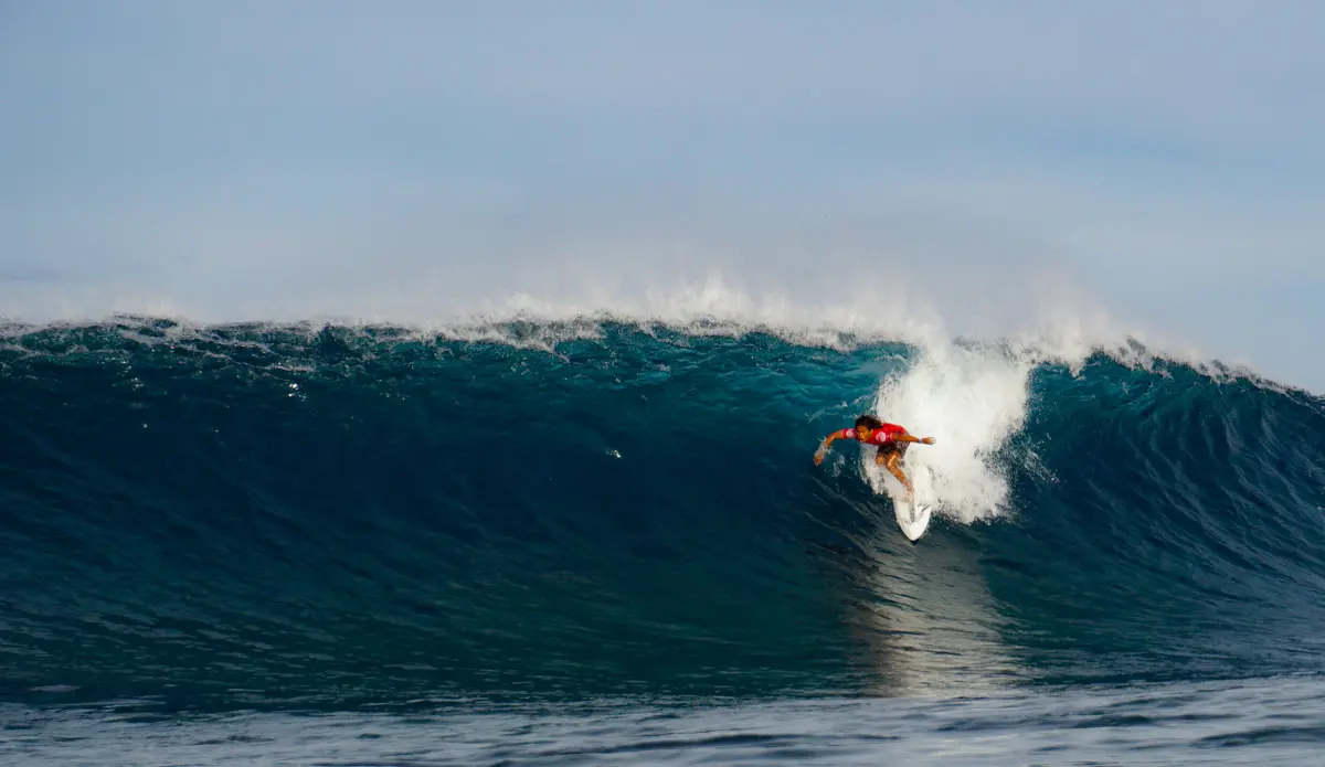 Cloud 9 hollow right-hand barrel breaking over the reef in General Luna, Siargao Philippines